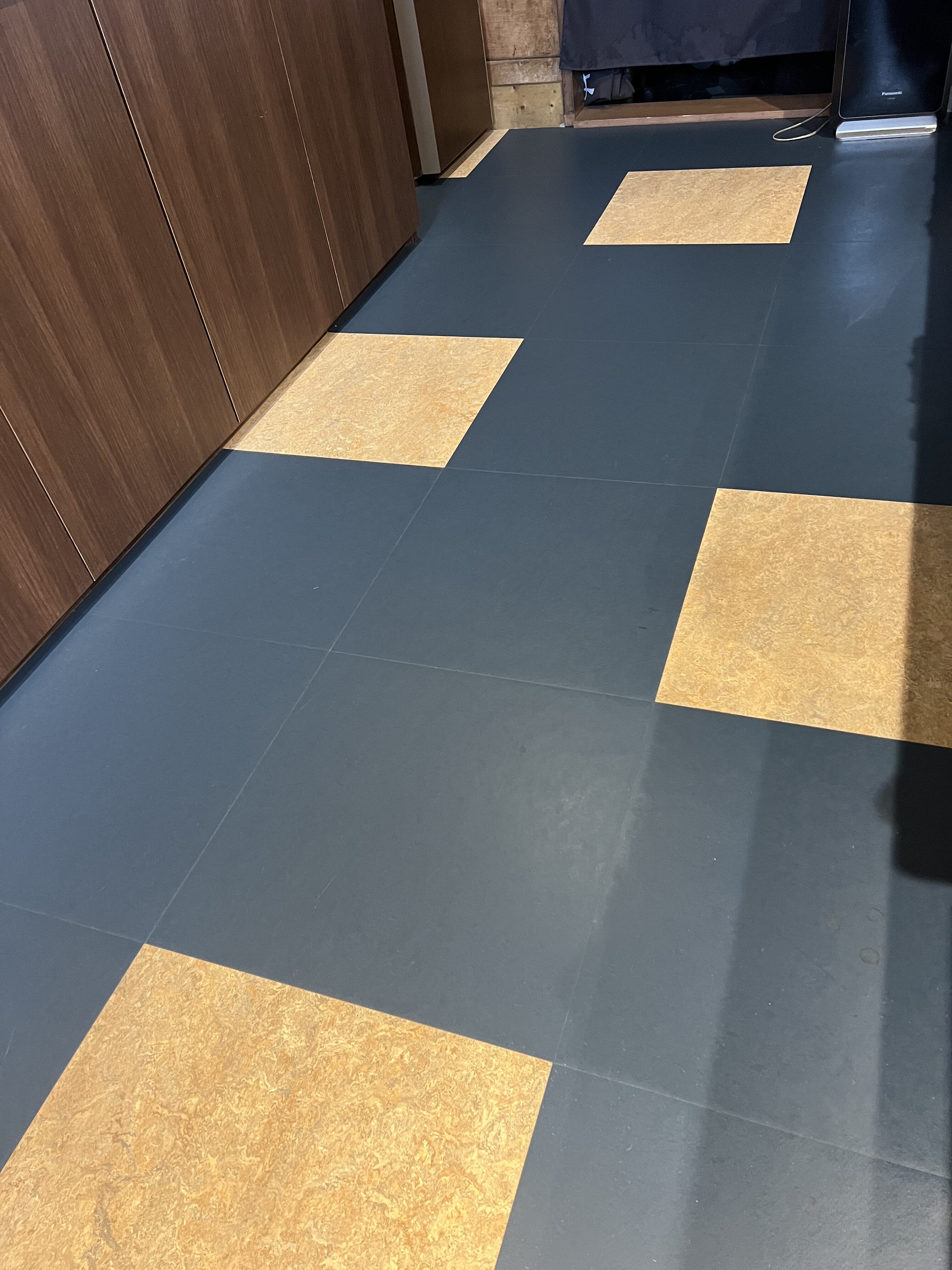 事務所内装アップデート　「　床　」編