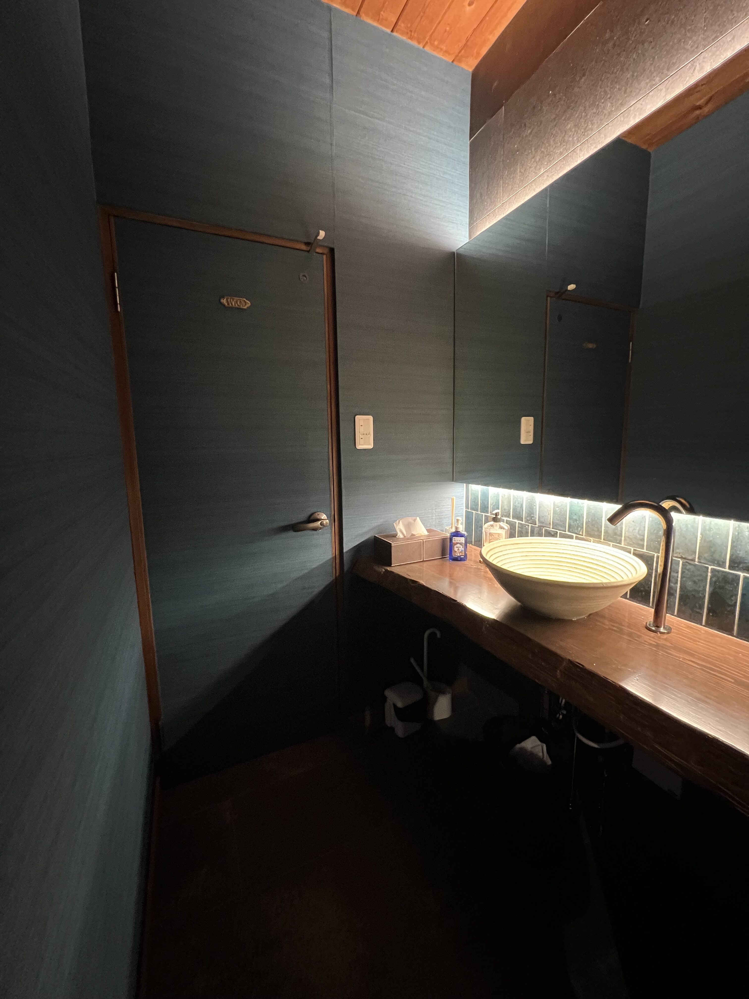 【事務所内装アップデート「トイレ・洗面」編】